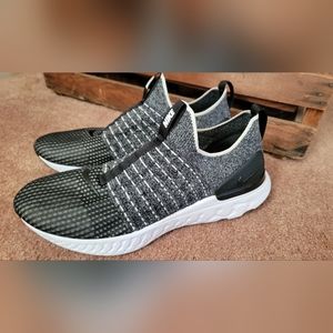 Mens Running shoes